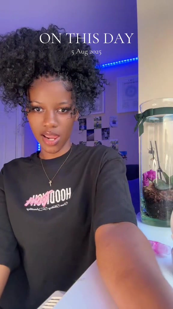 @flexypee🦋🍒