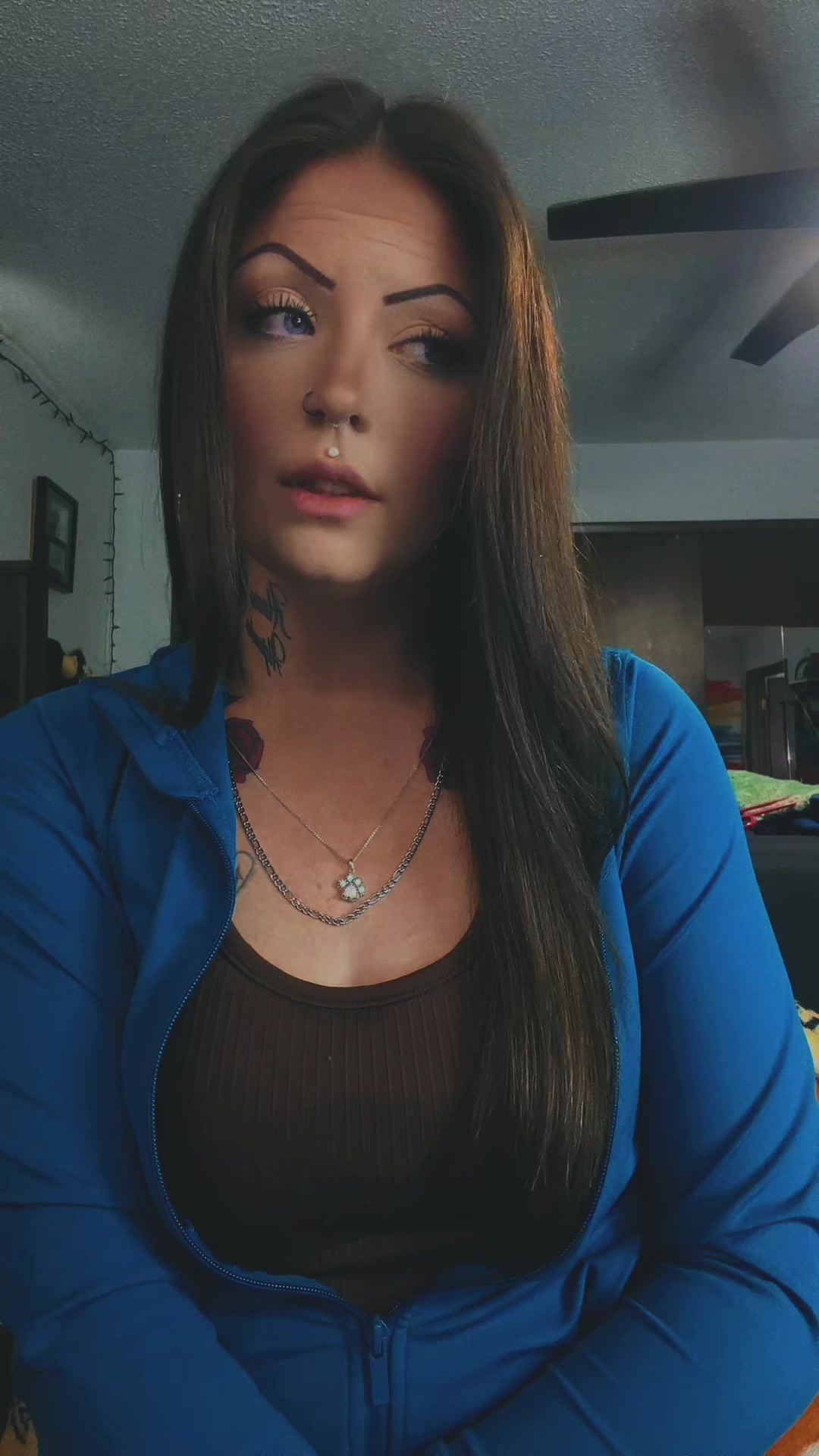 @✨T✨