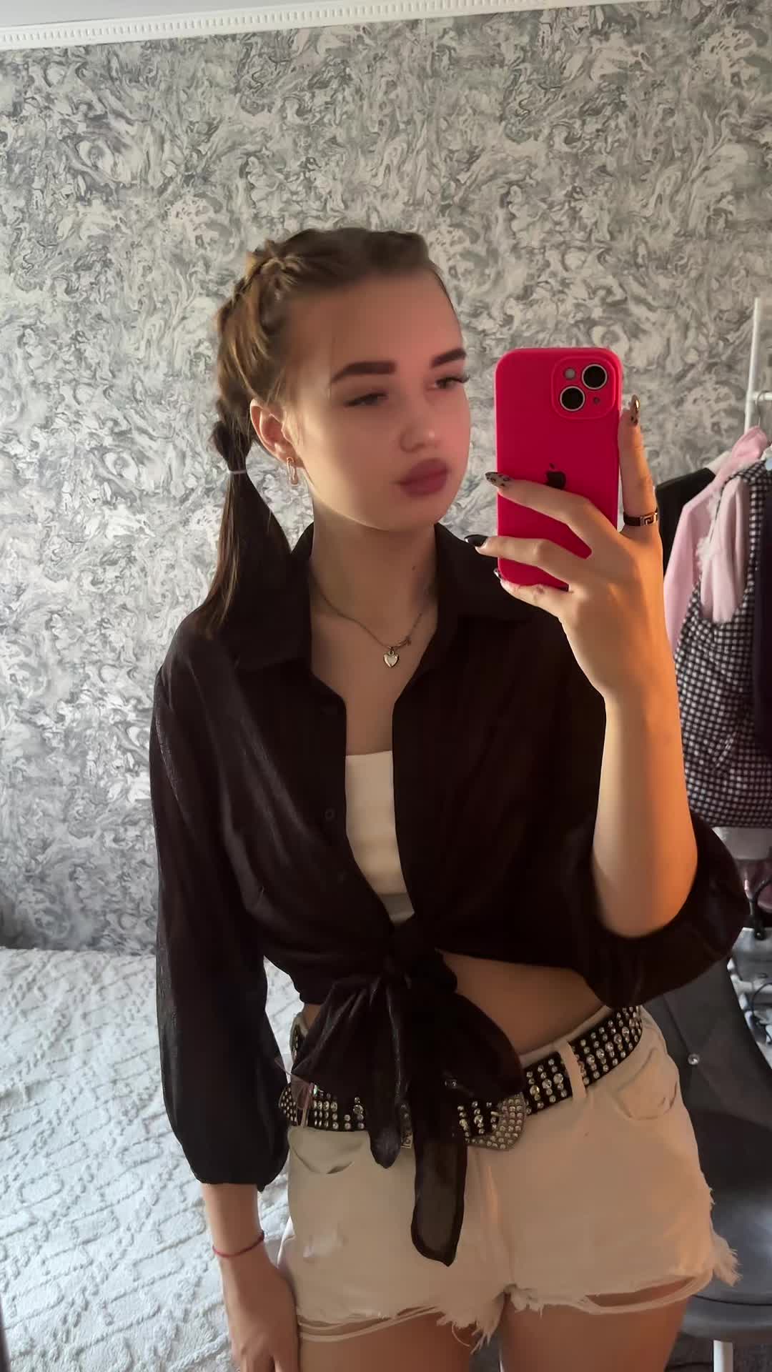 @👅