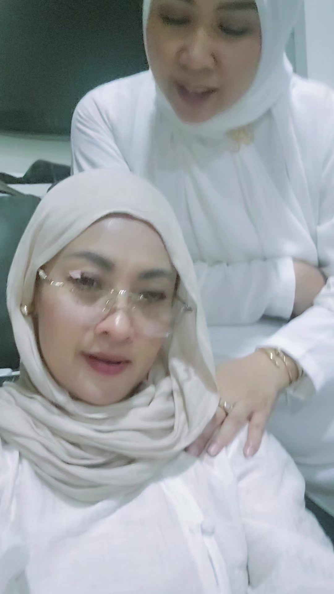 @Dewi Azkiya