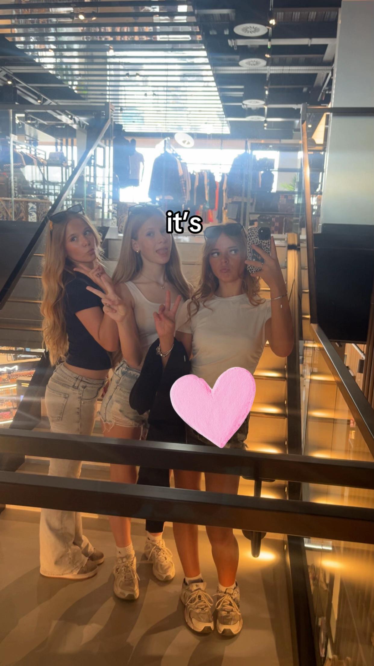 @꧁ 𝒿ℯ𝓈𝓈 ꧂