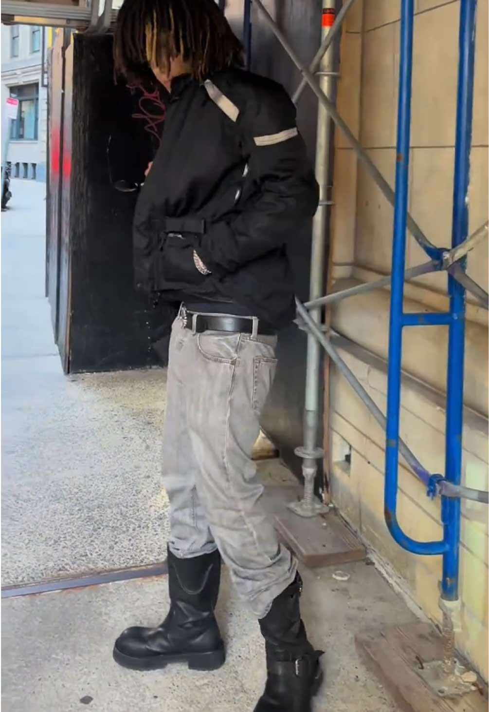 @$