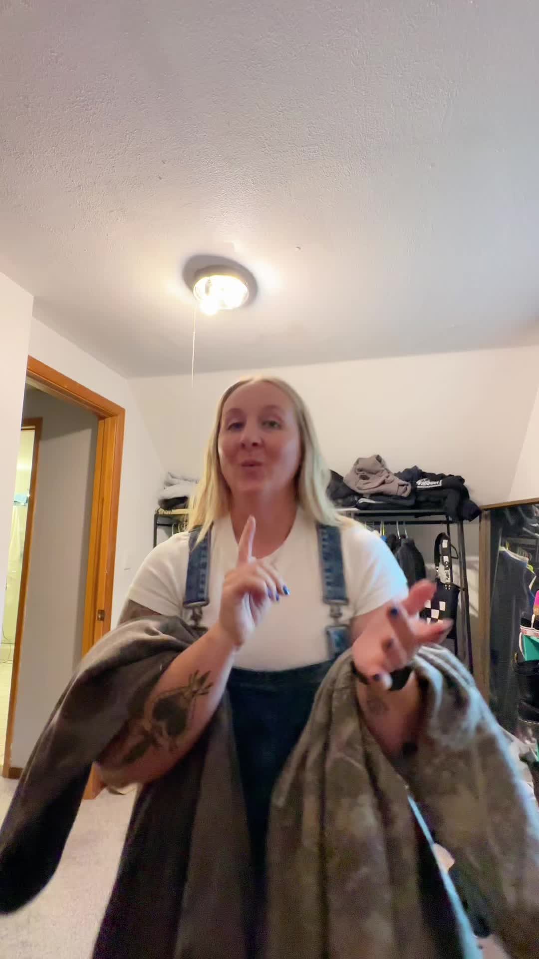 @kirspen_lolaclothingco