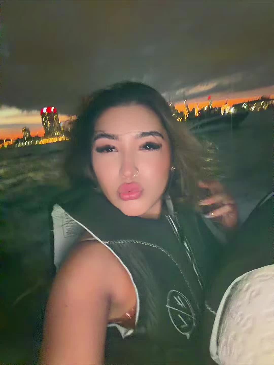 @Lalidollx