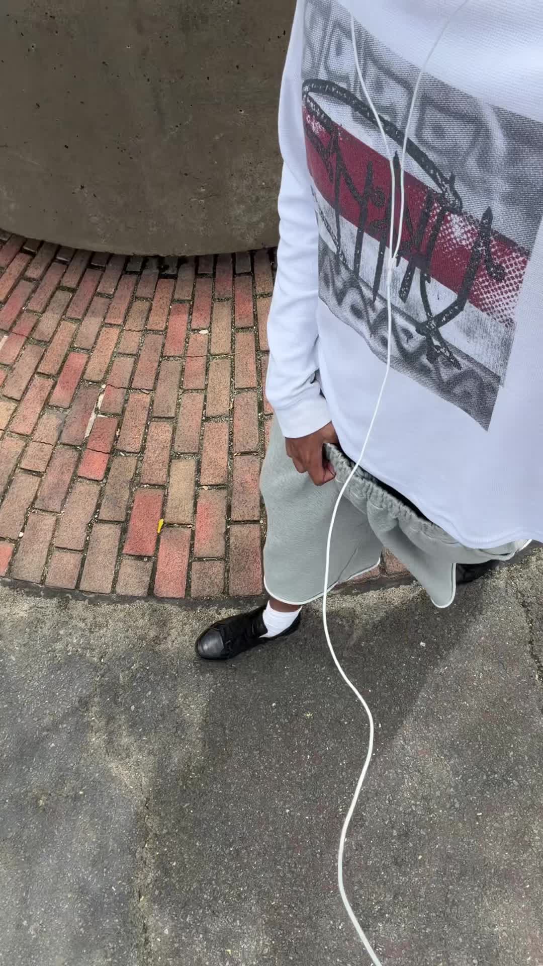 @v