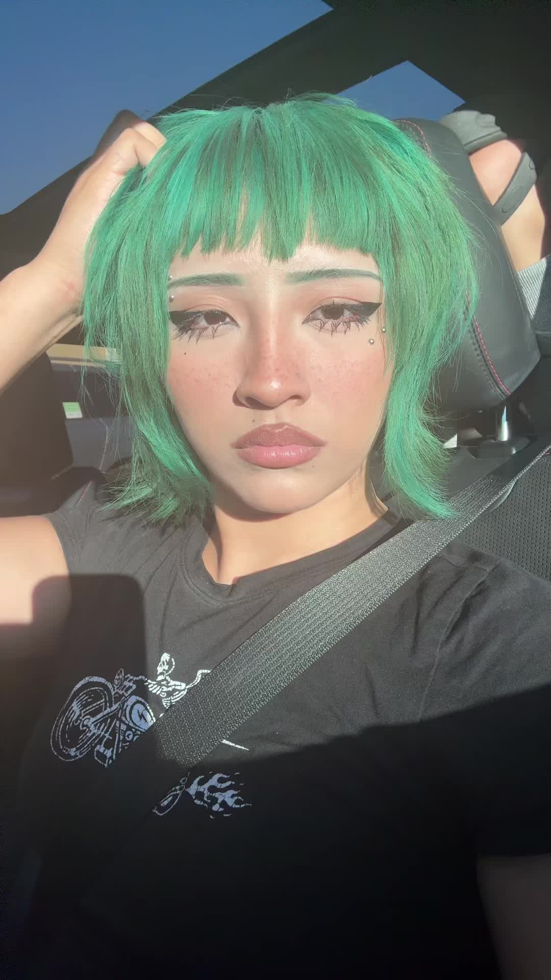 @yur.hellee