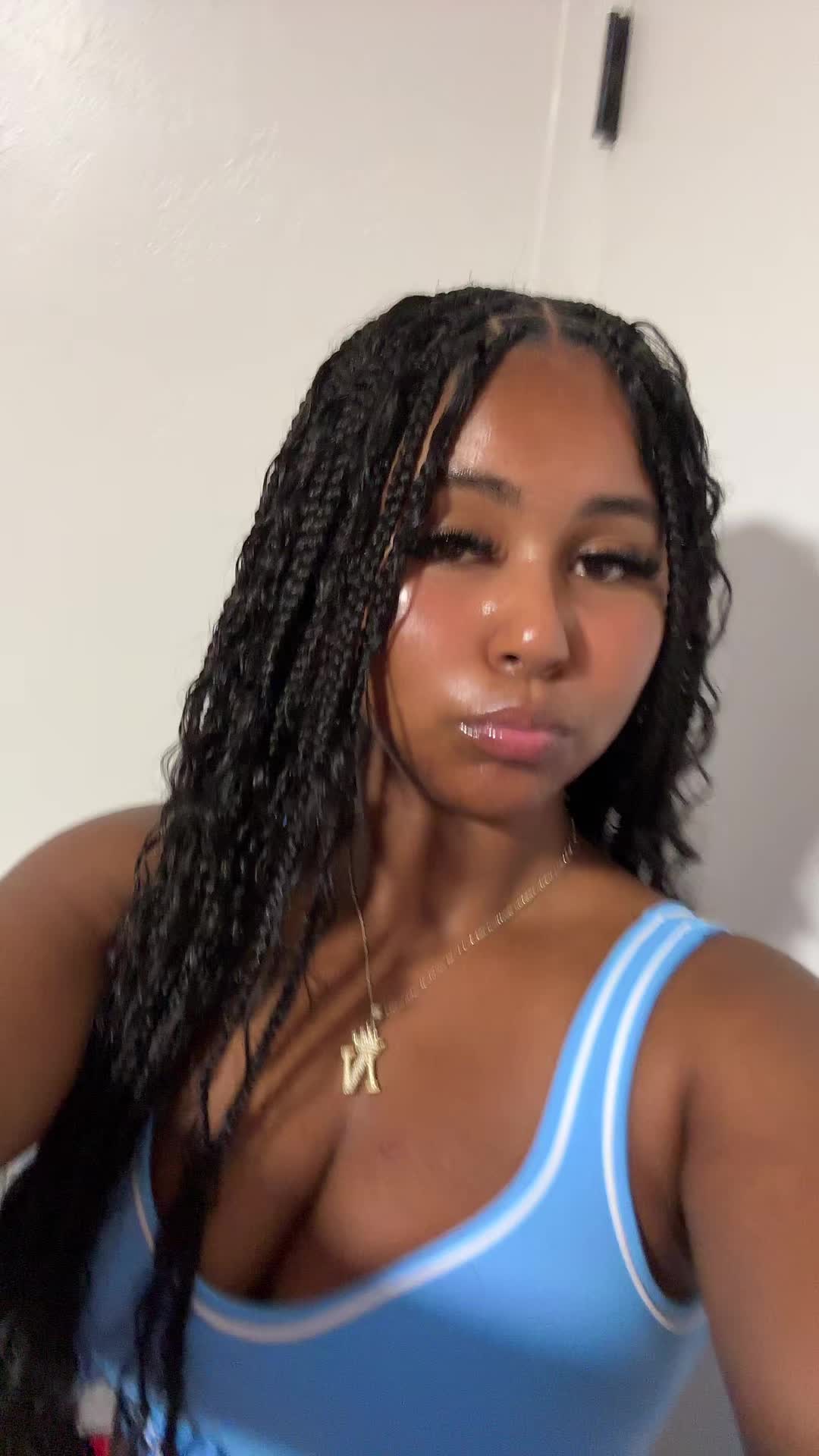 @nikkivswrld