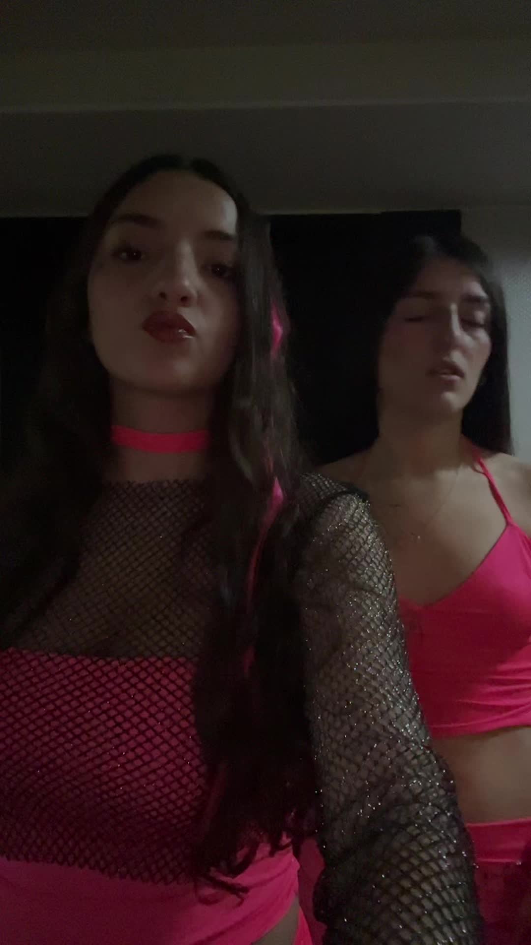 @Caroo