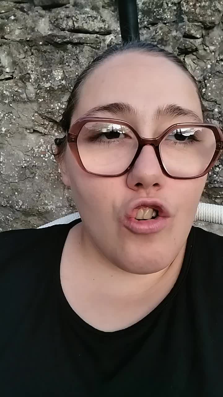 @⭐main dans la main avec laure⭐