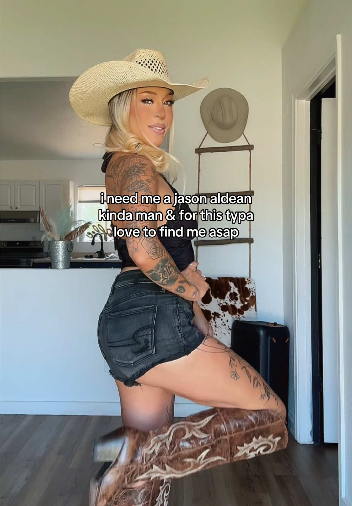 @celinea