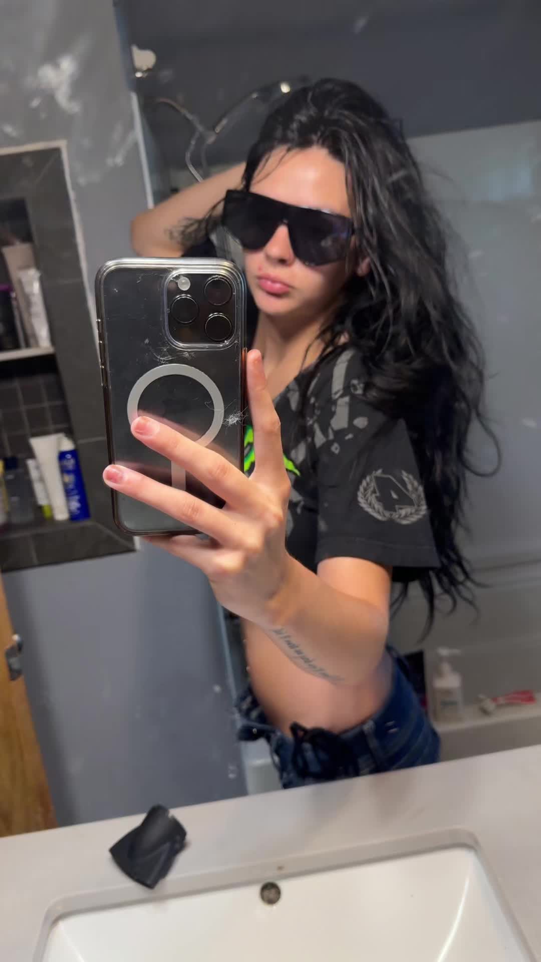 @Niedz🇺🇸🖤
