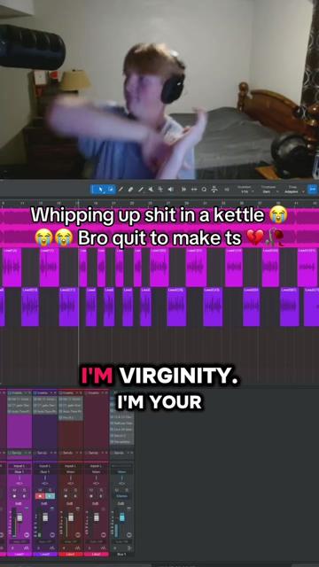 @FreakyAhCousin