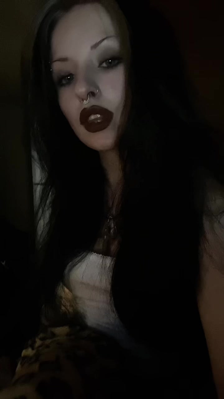 @𝔈𝔳𝔈