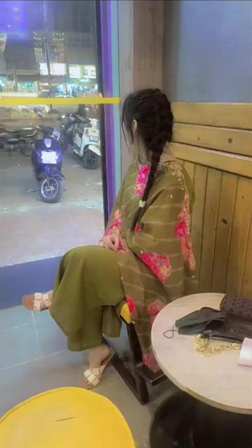 @Zeenat Ansari زینت انصا ری