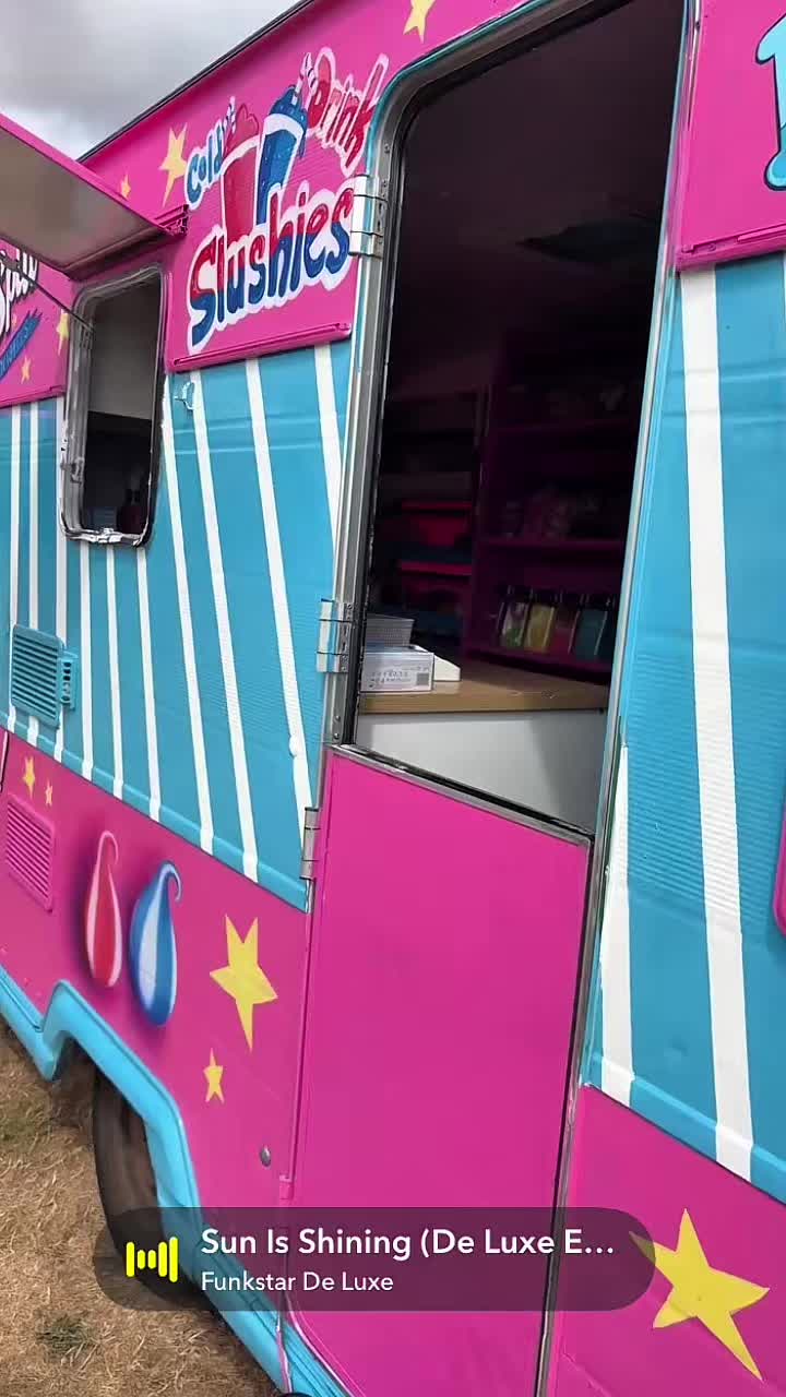 @Lickedy split treat caravan