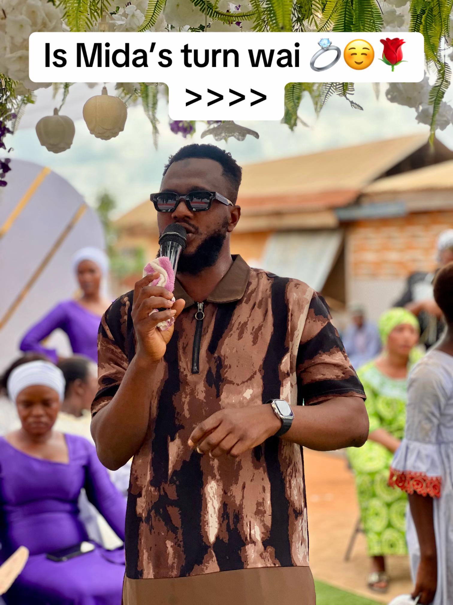 @THE HYPE KING 👑 🎤❤️