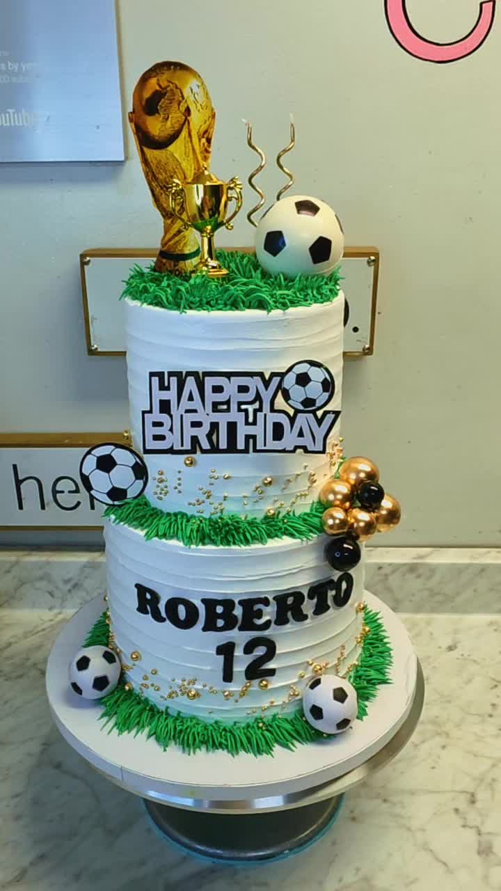@AmazingCakesByYessy
