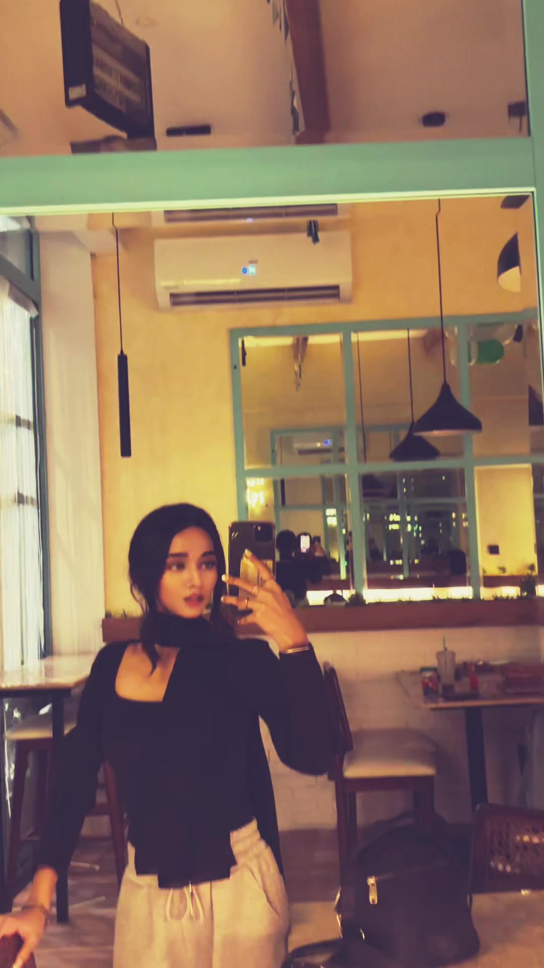 @ayeshaazhar_official