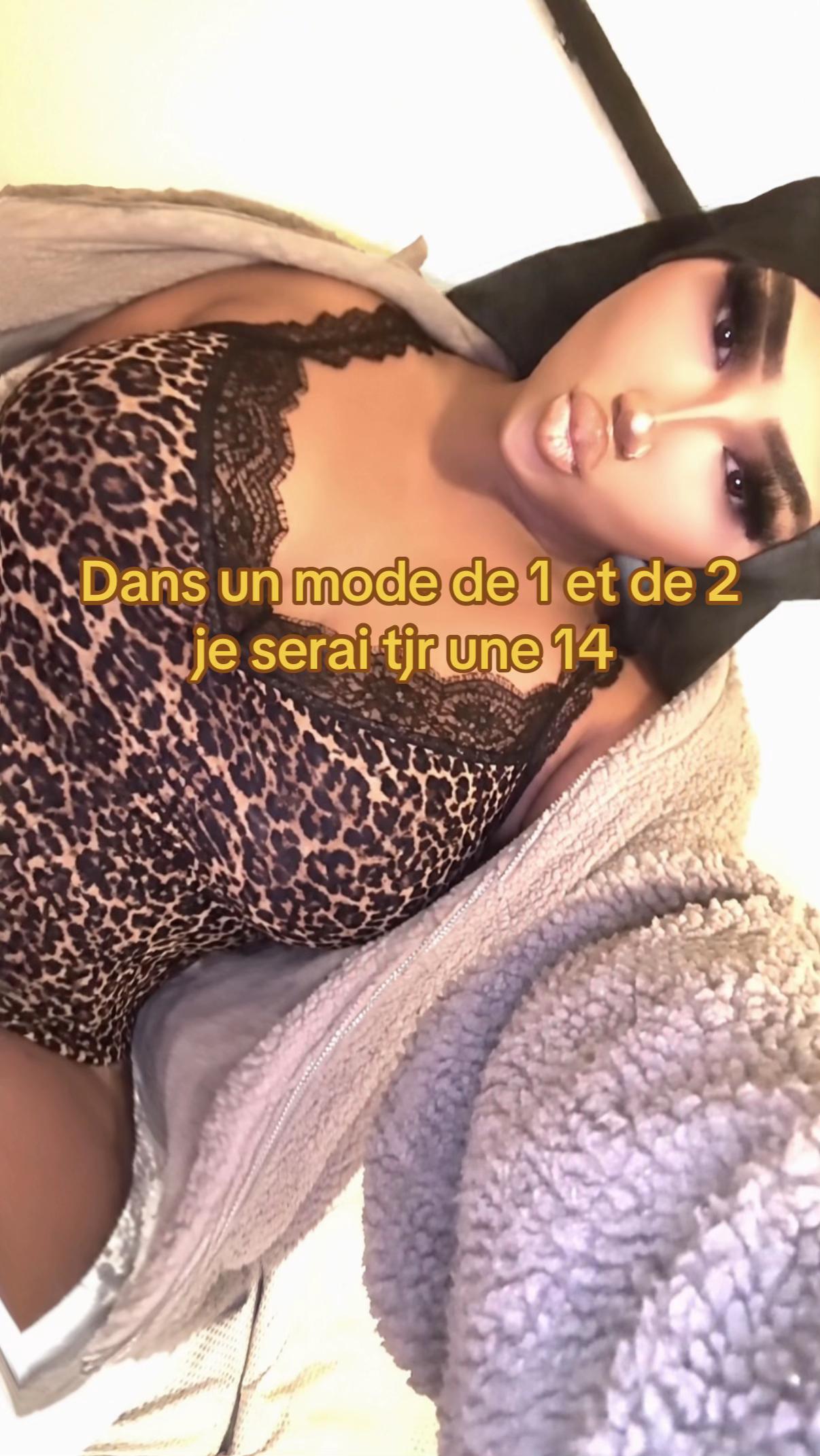 @🫦