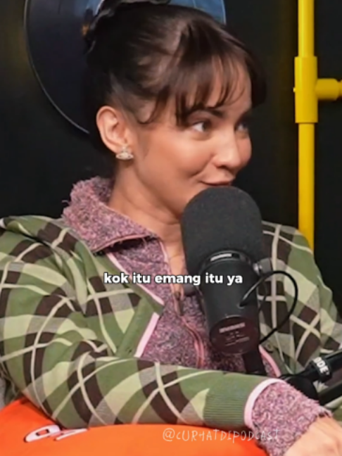 @Curhat di Podcast