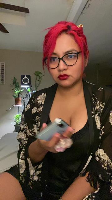 @La_rojita_🍒🤓
