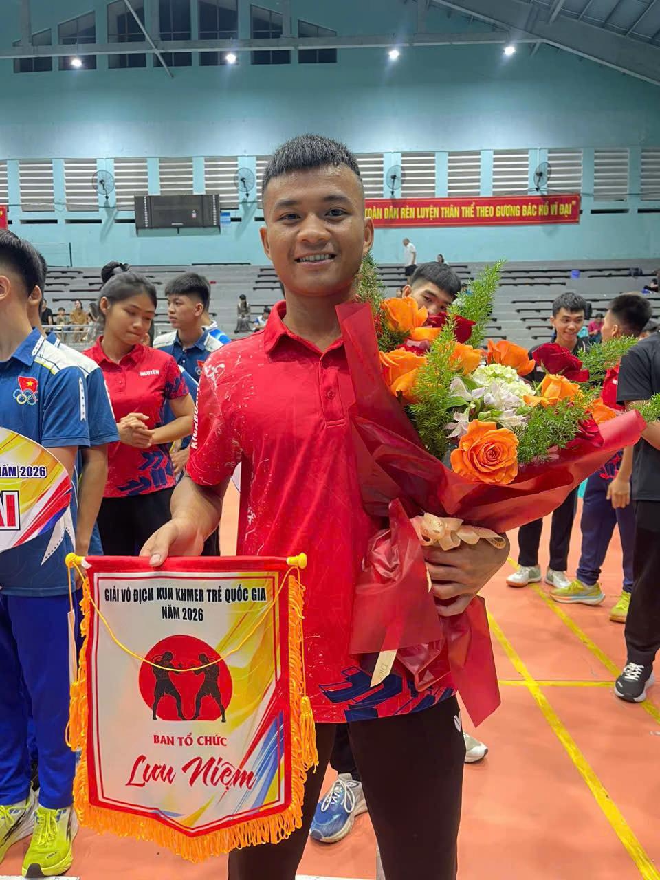@Ating Quoc 🥊