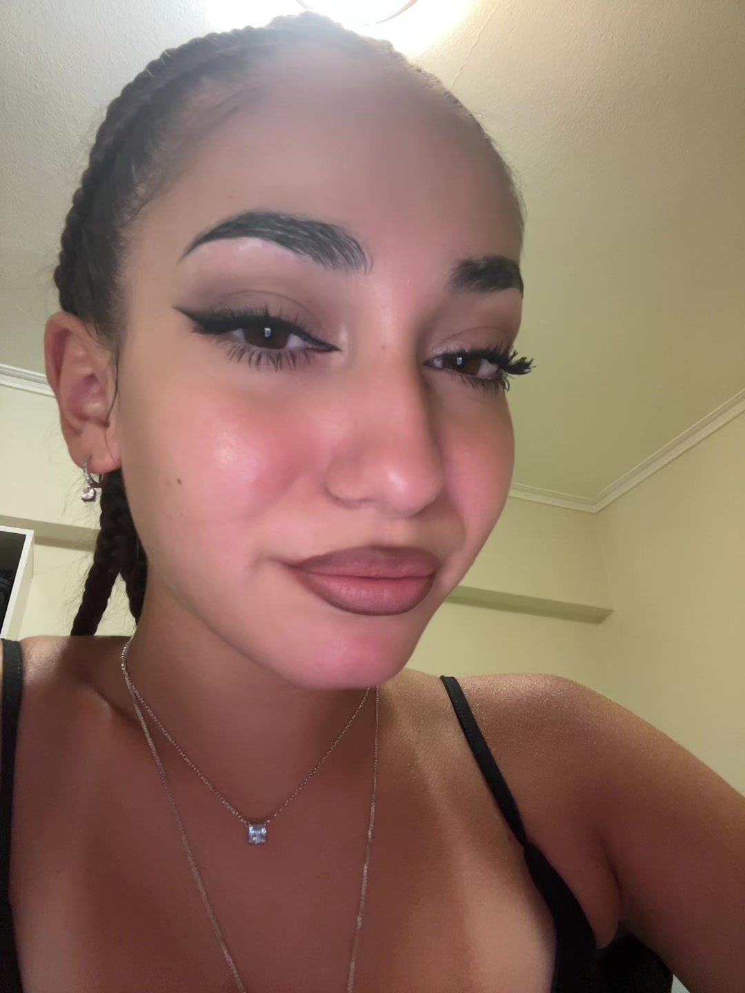 @Angiee