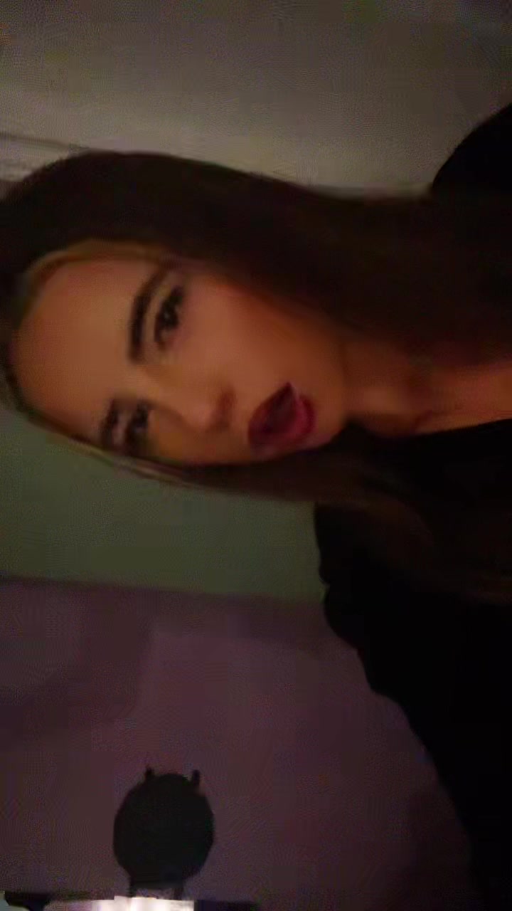 @????