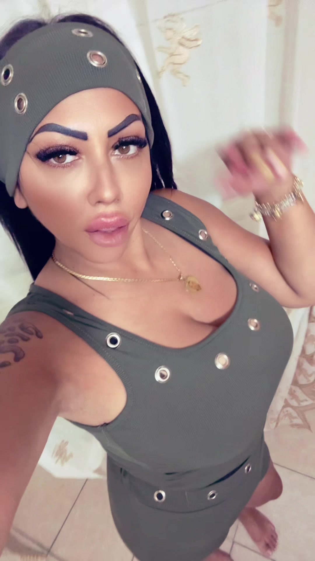 @𝓒𝓸𝓷𝓬𝔂 𝓜𝓲𝓬𝓱𝓲💘