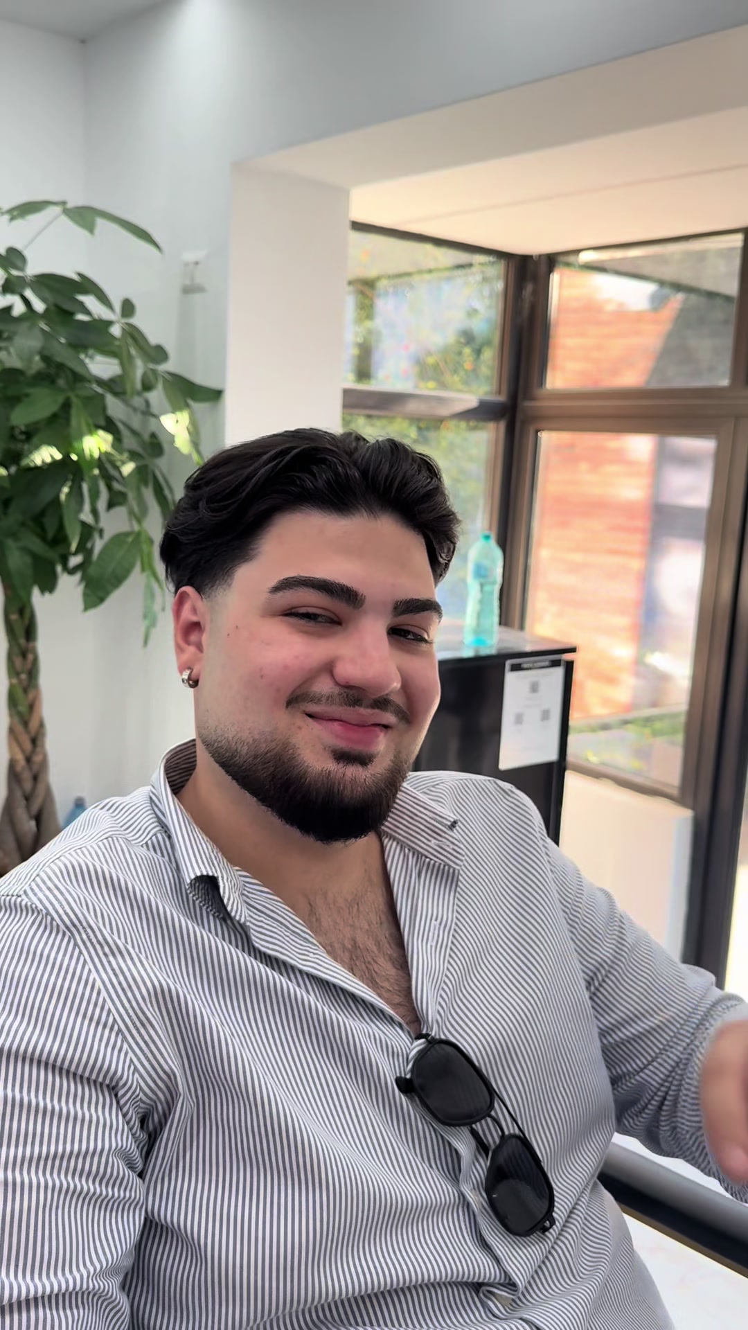@FRAȚII BARBER