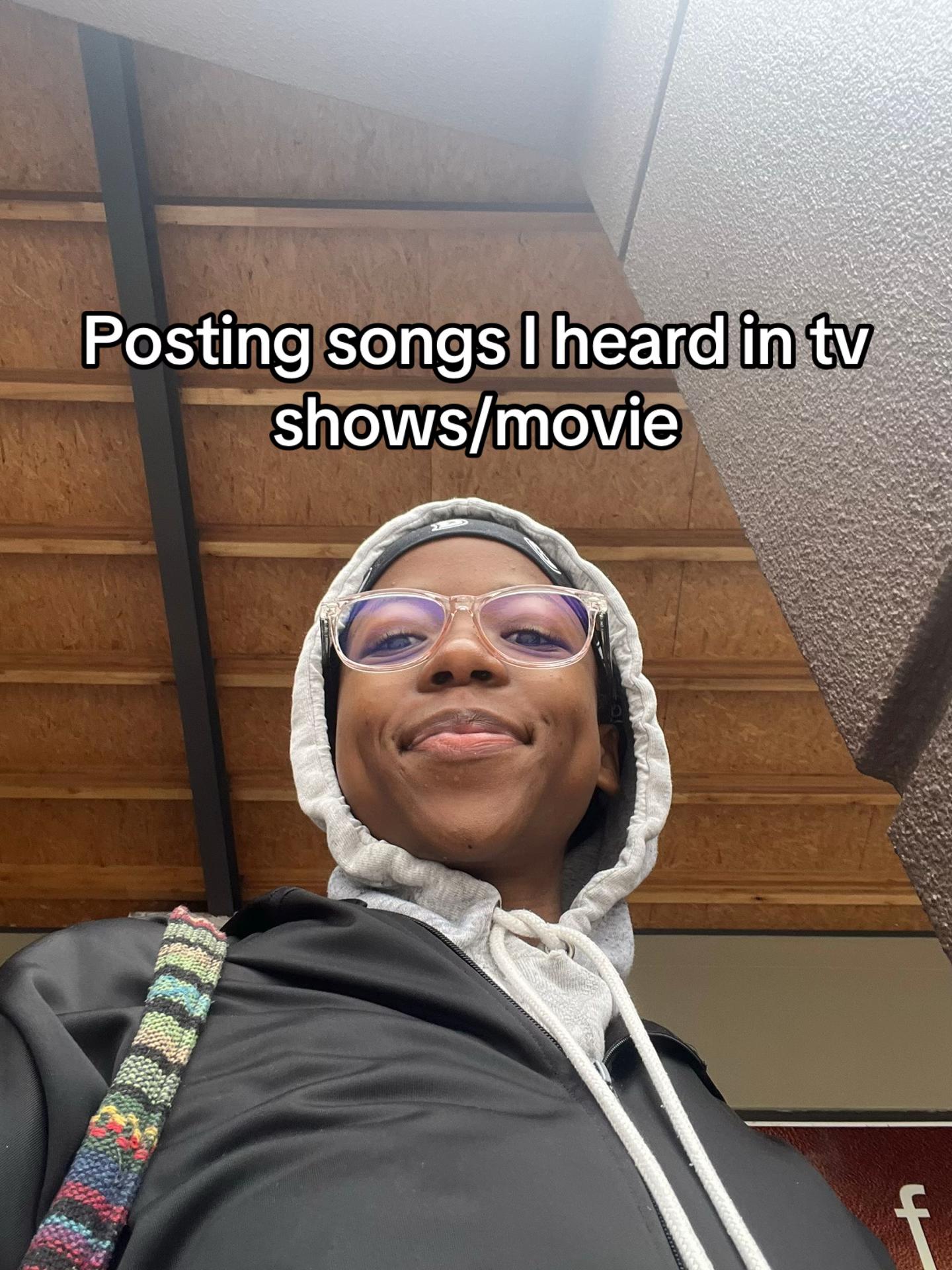 @tshenolololo