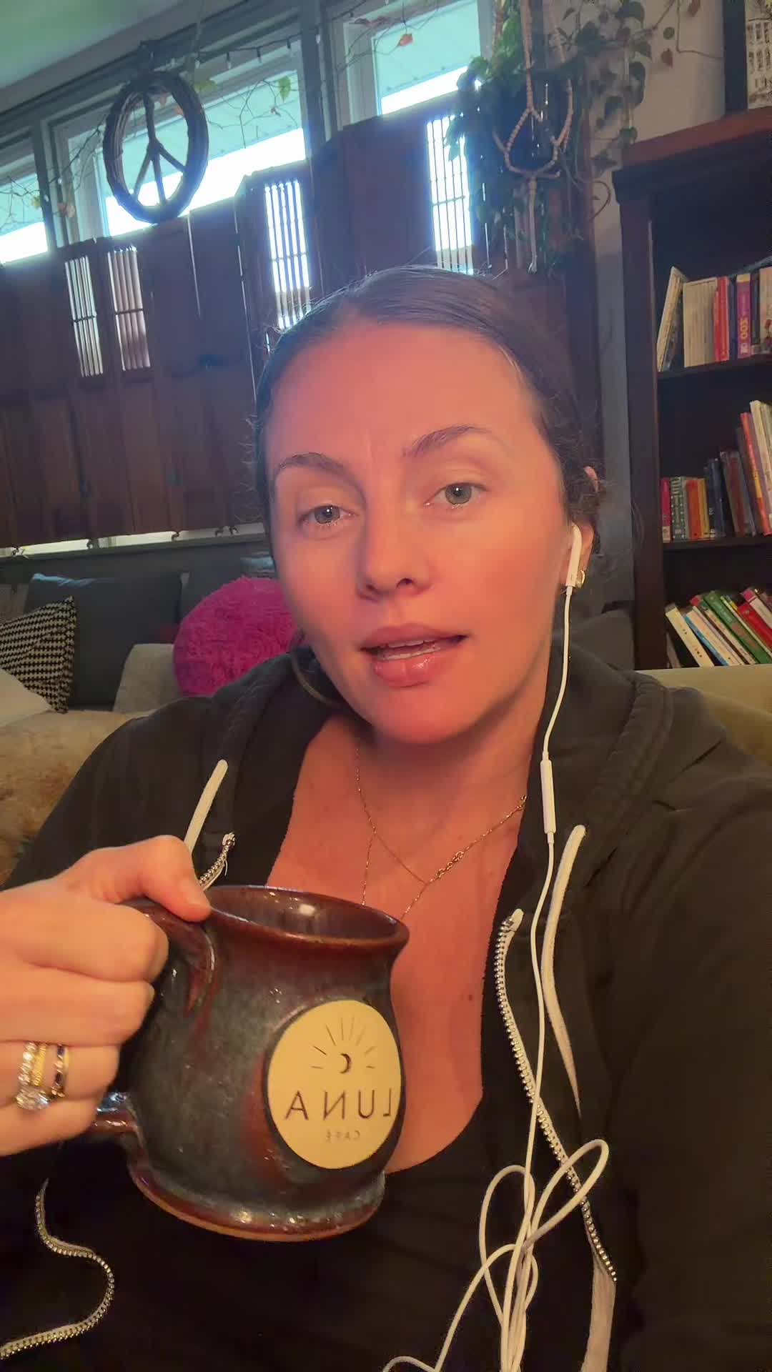 @Hannah𖤓motherhood unfiltered