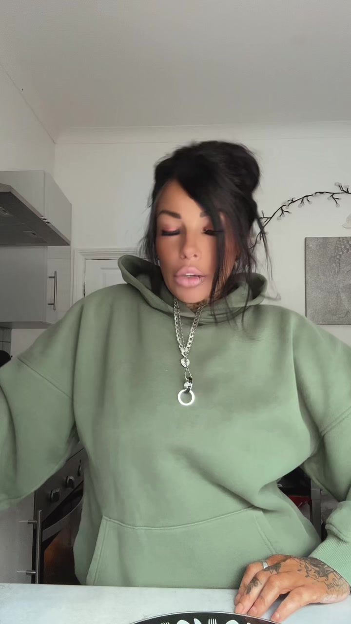 @HailsworthGetto🌈