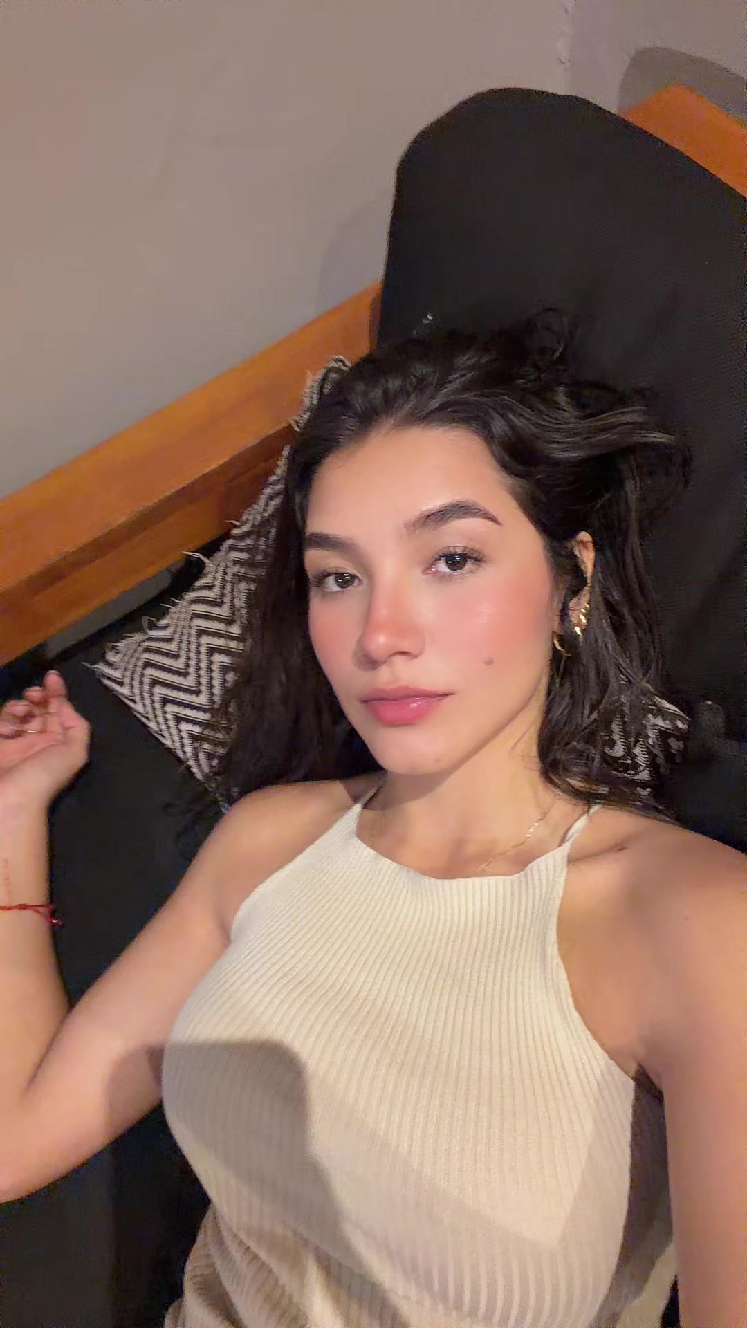 @oficialmaryaguilar
