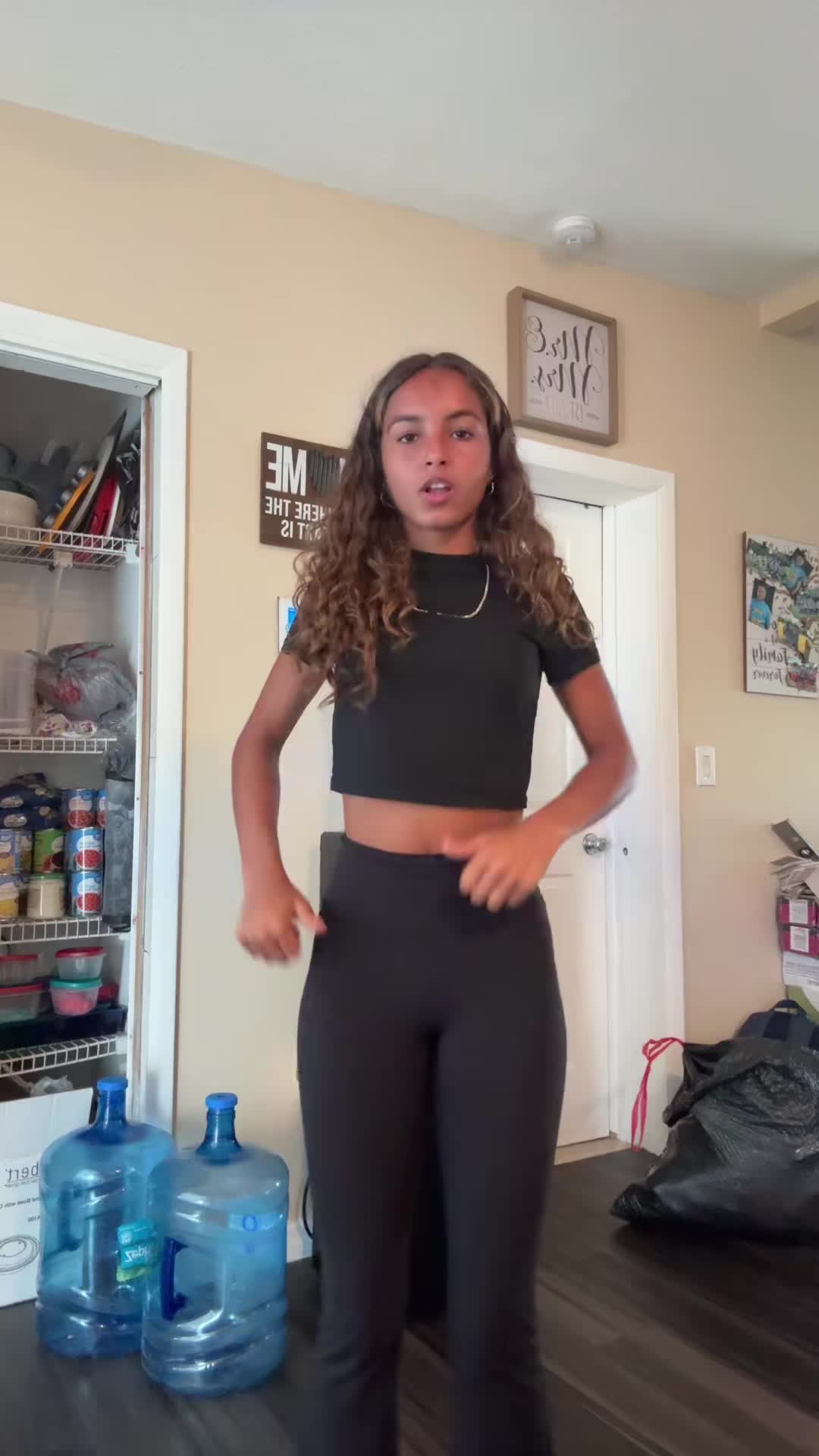 @Ava