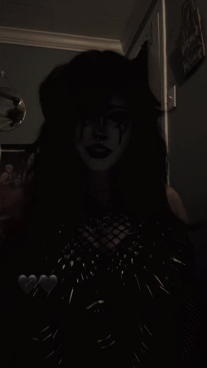 @🦇🖤🧿~ 𝒁𝒖𝒛𝒖 ~🧿🖤🦇