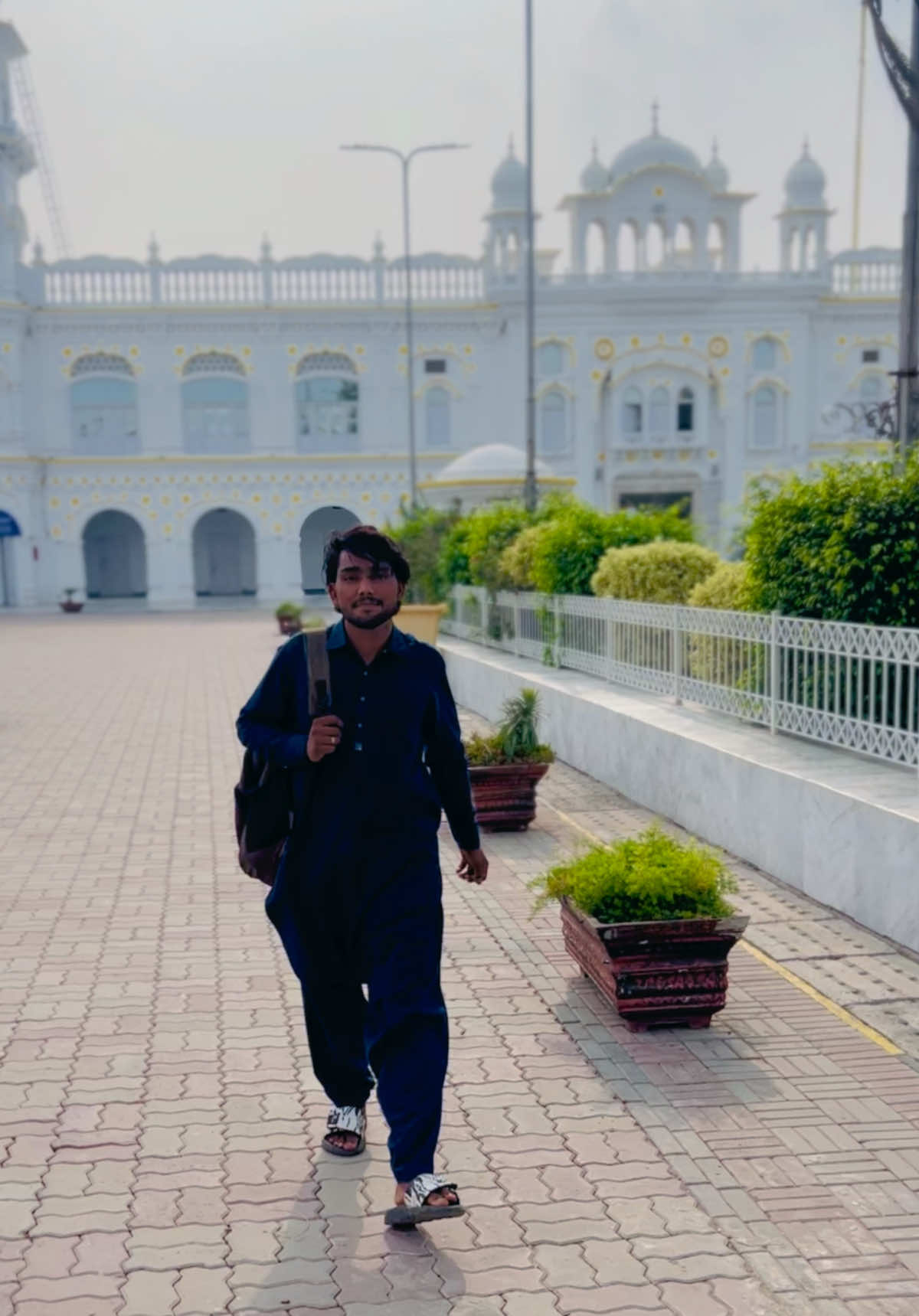 @Mr.darshan😜