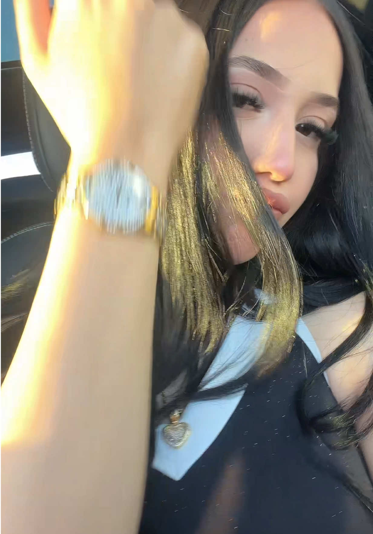 @𝑨𝒏𝒂𝒉𝒊🧁