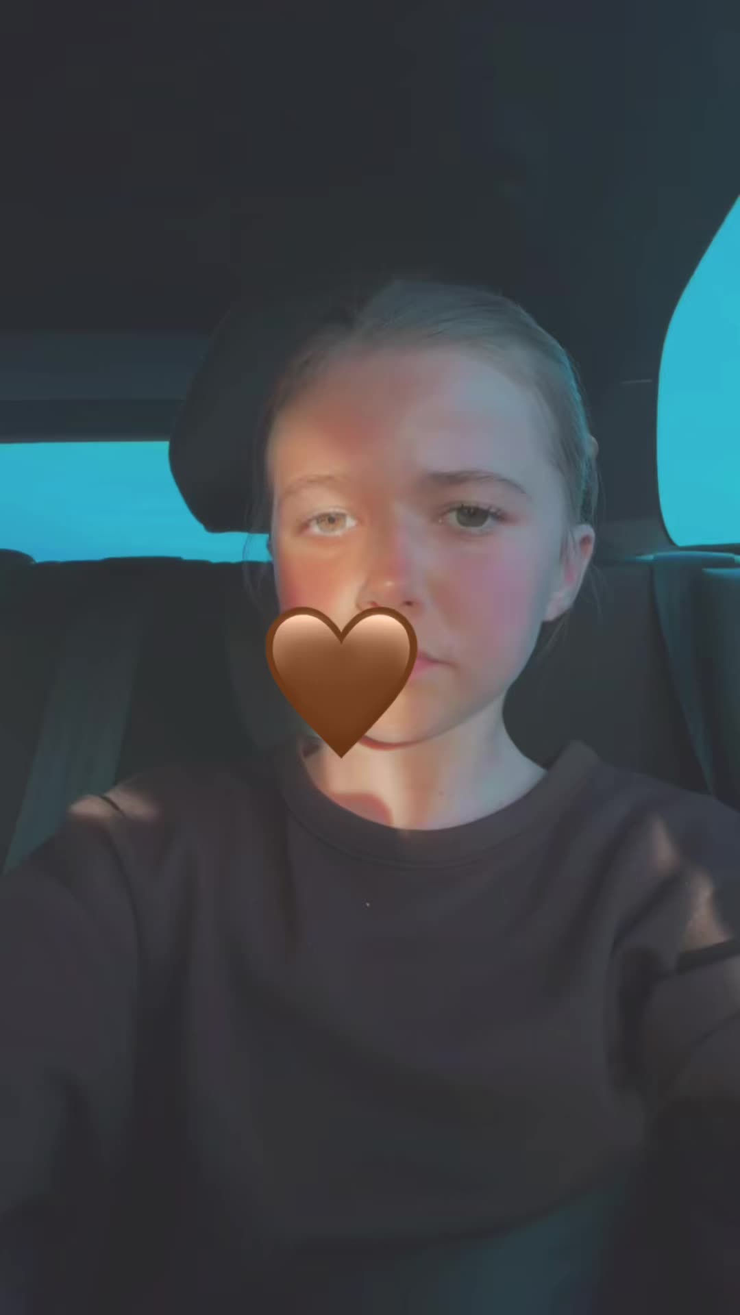 @𝖺𝗇𝗇𝖺𝖻𝖾𝗅𝗅𝖾 🦢🍸