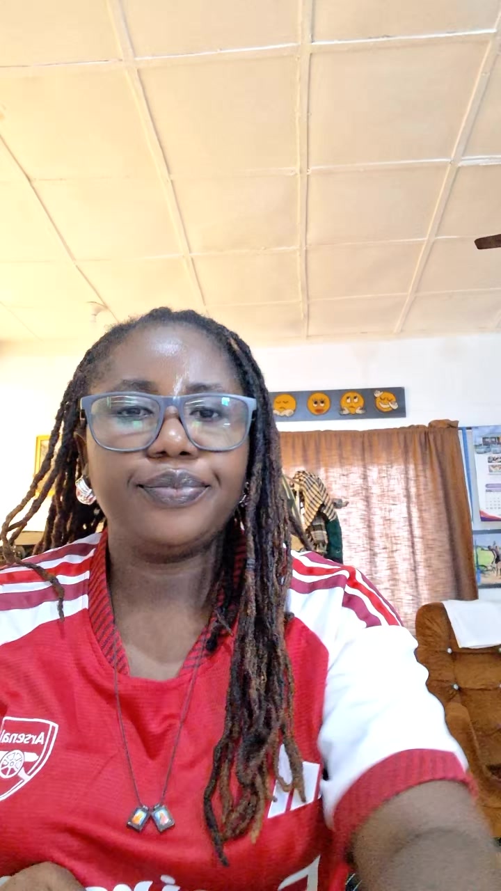 @Female photographer in minna