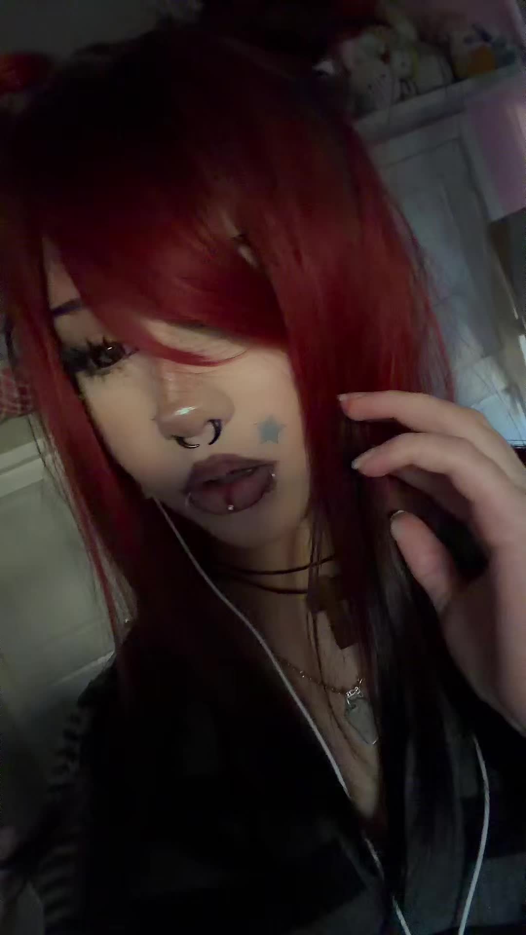 @￶