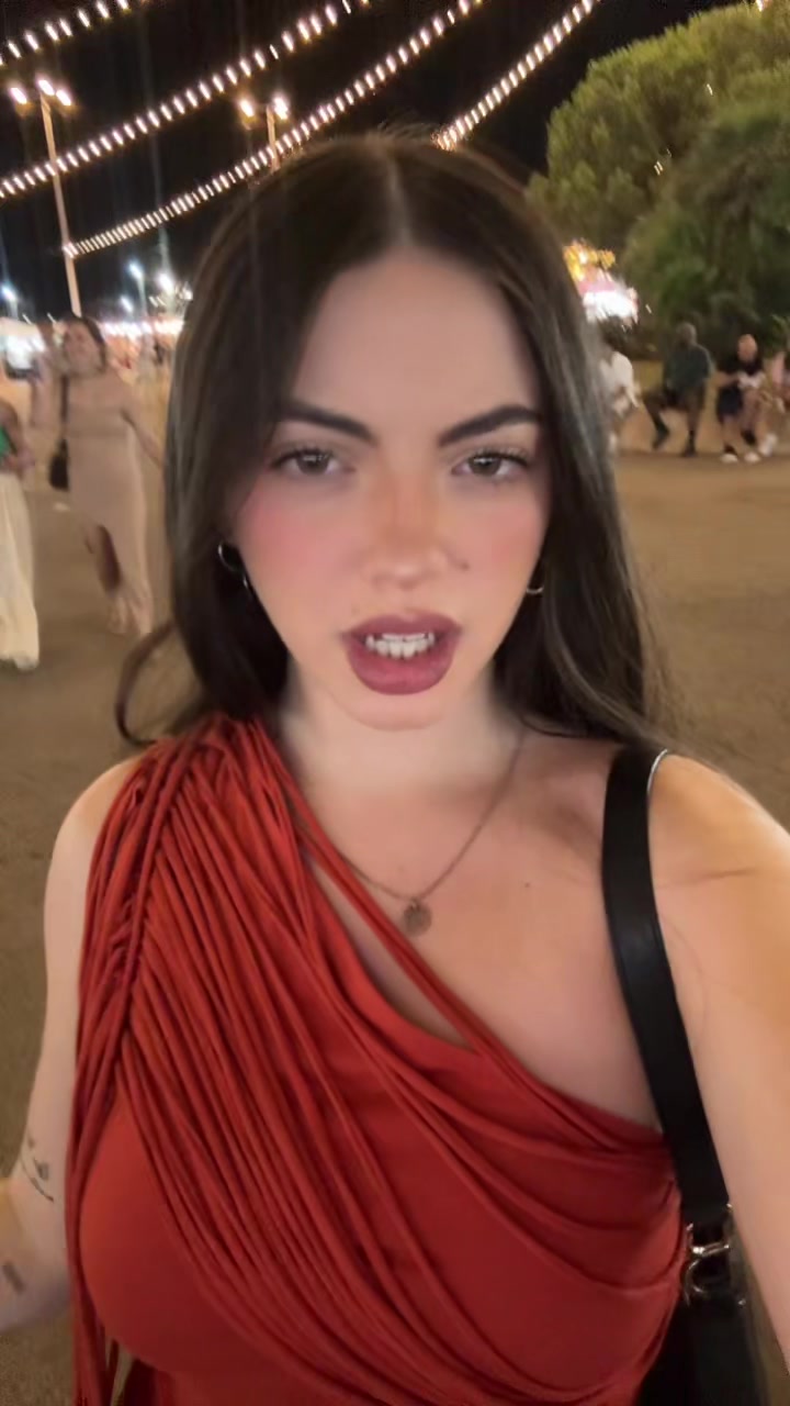 @danielaarosteguii