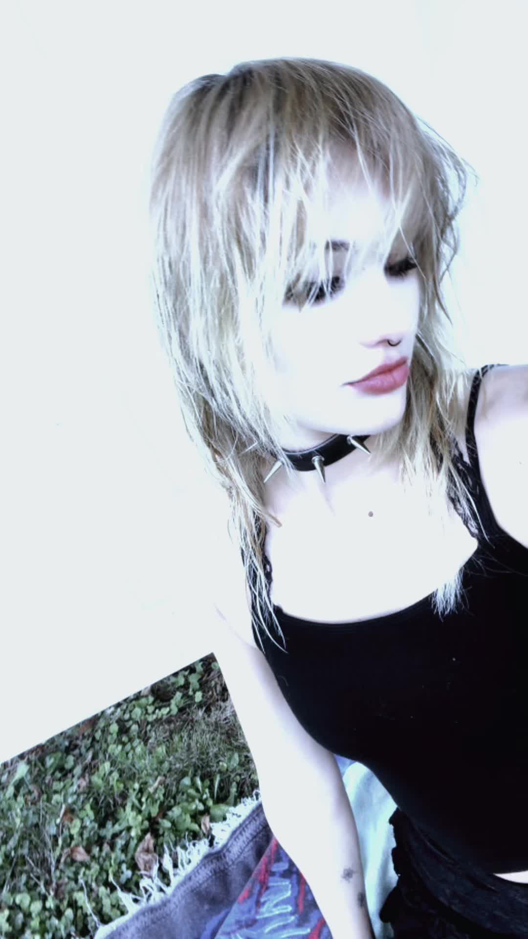 @𝔞𝔫𝔫𝔞𝔟𝔢𝔩♡
