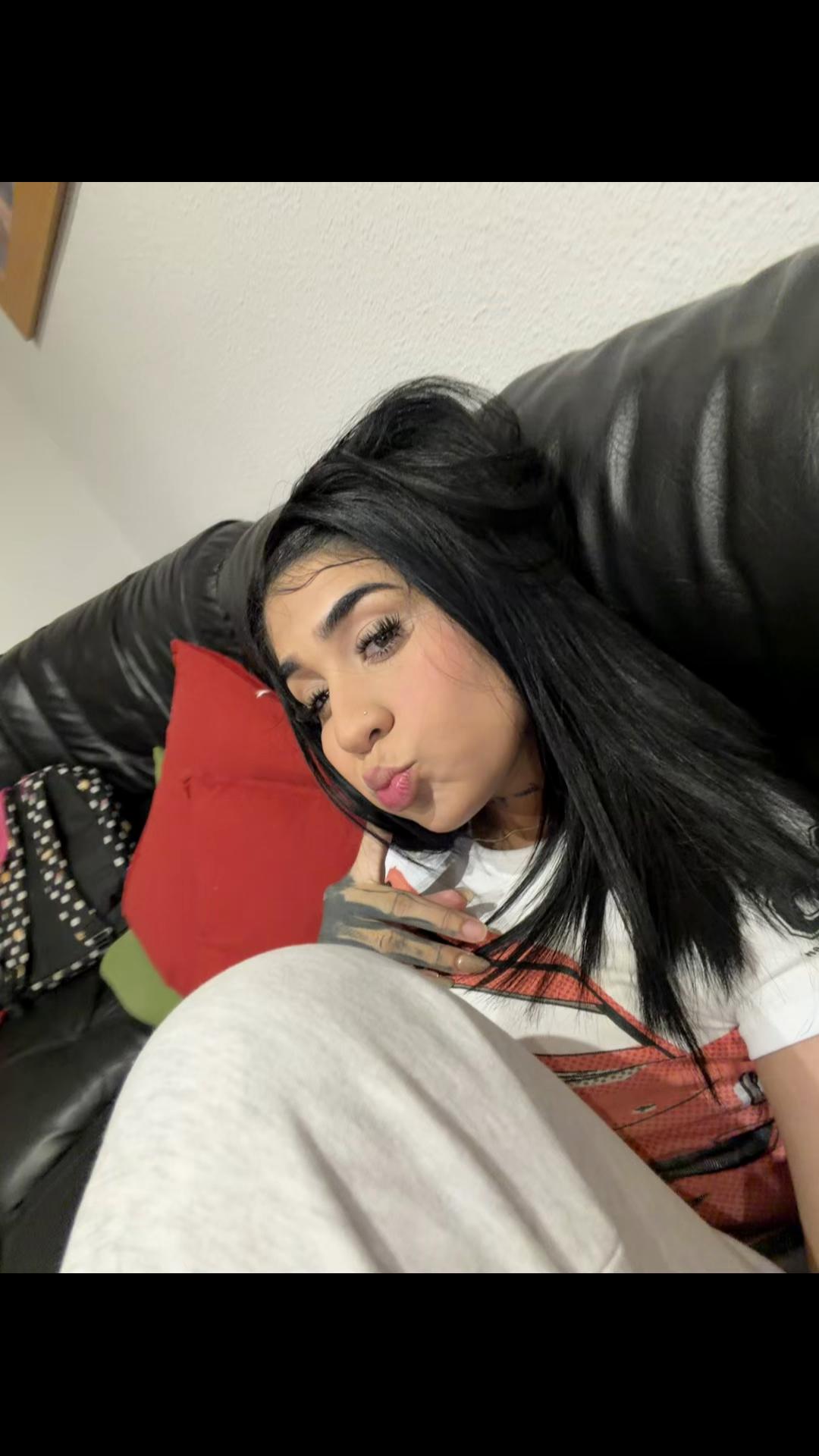 @Isa.