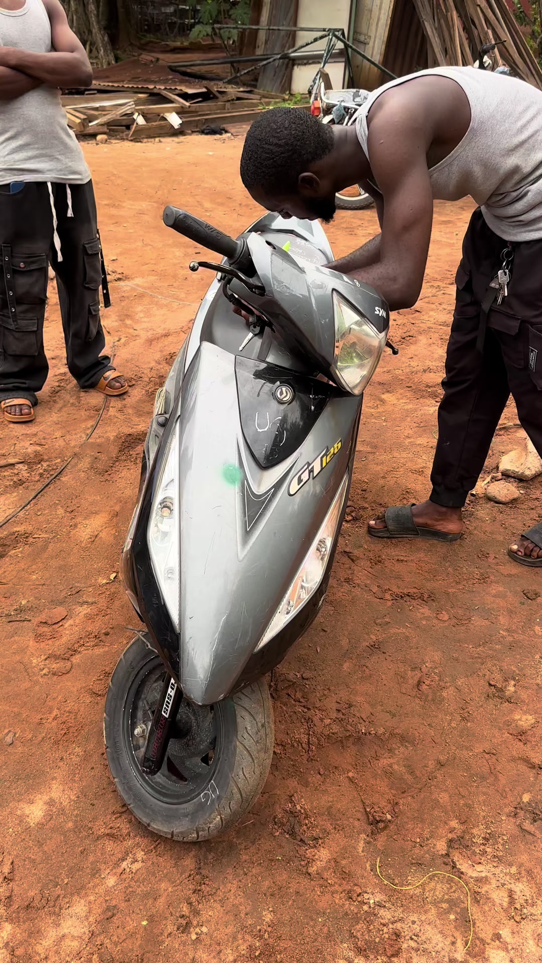 @Darian 🏍️