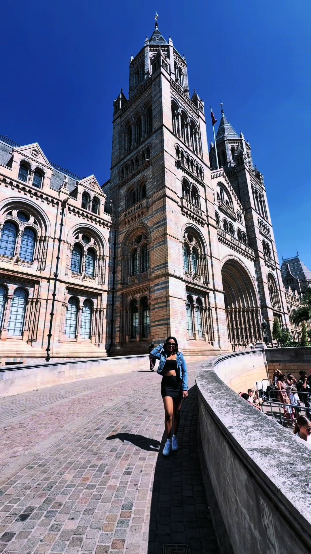 @Shani Vidnika 🇱🇰🇬🇧