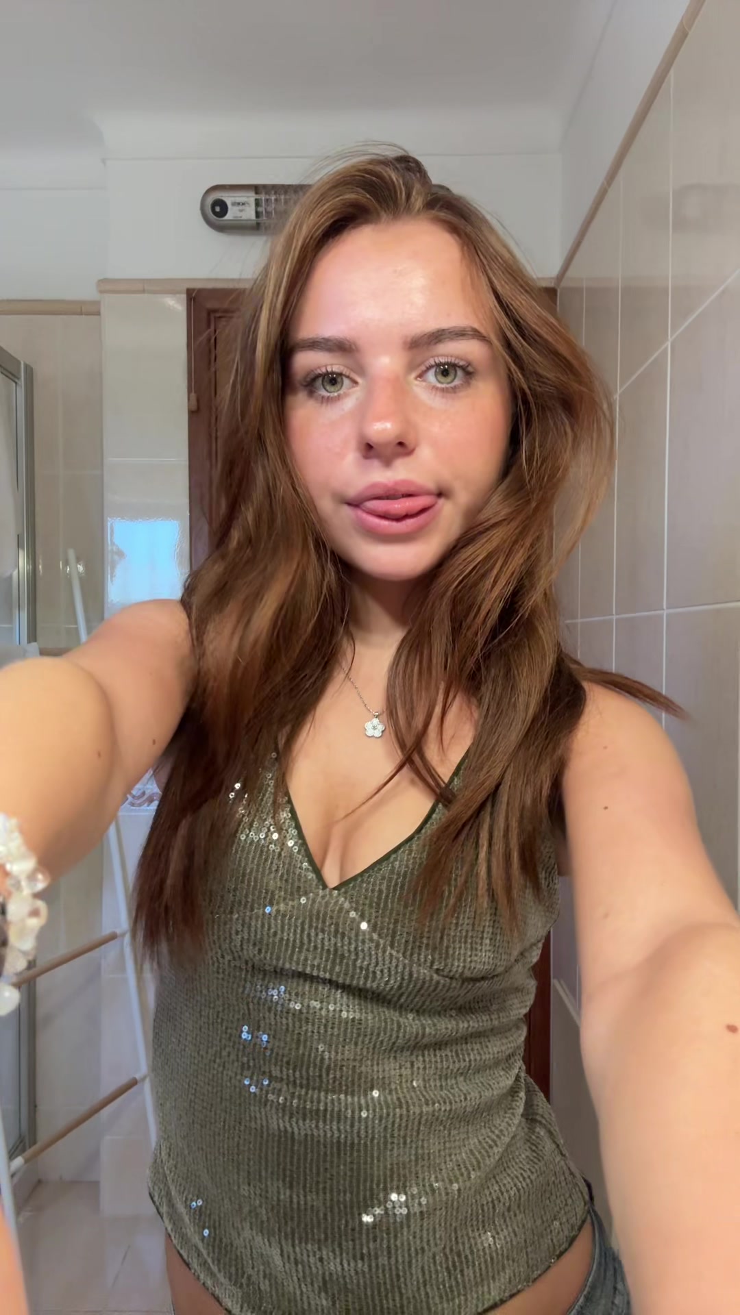 @Gabs👩🏼&zwj;🎤🙌🏼😛🤗🧅