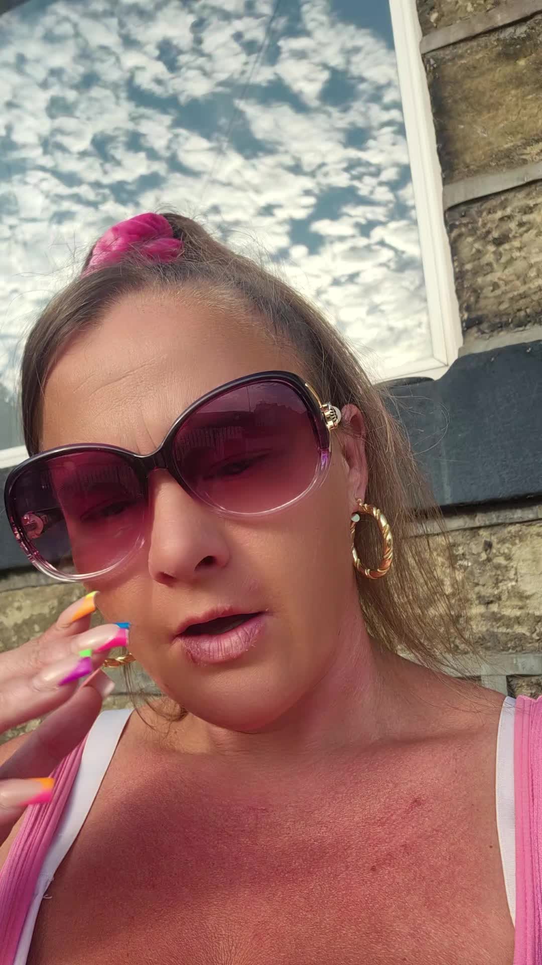 @queencrazykatiebear