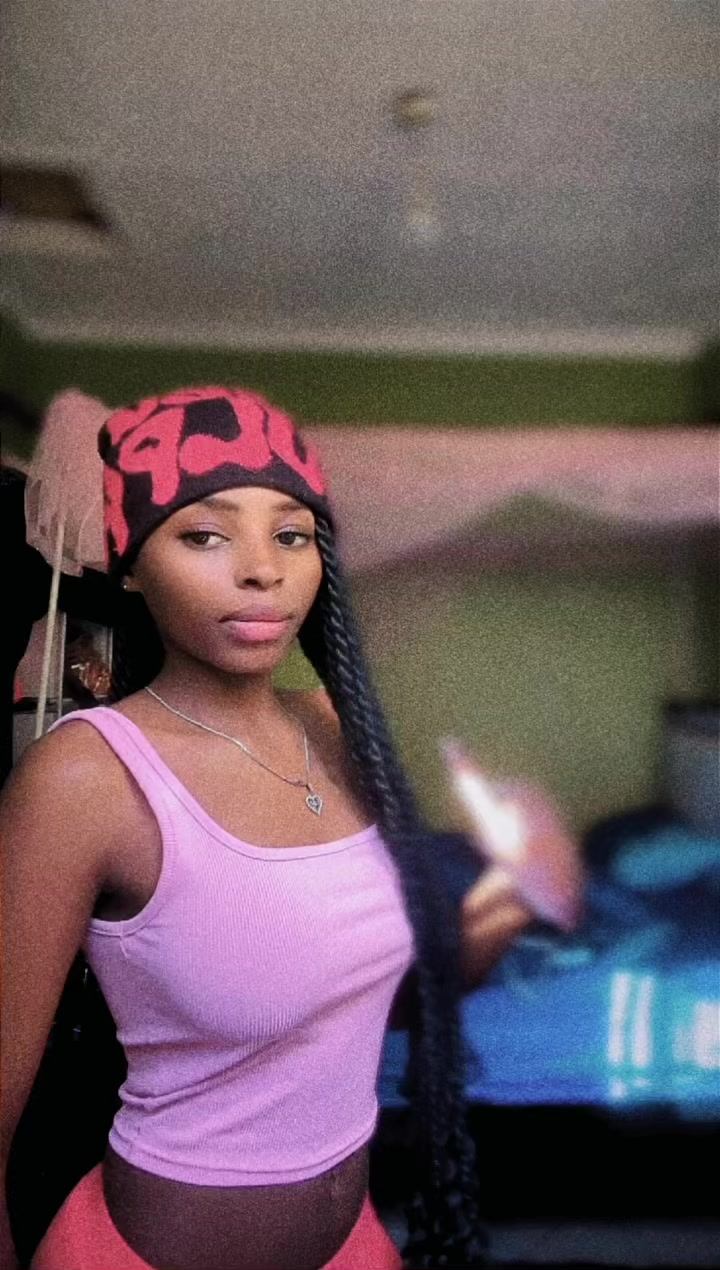 @🌬️~it’s ~🦋pretty ~🌬️