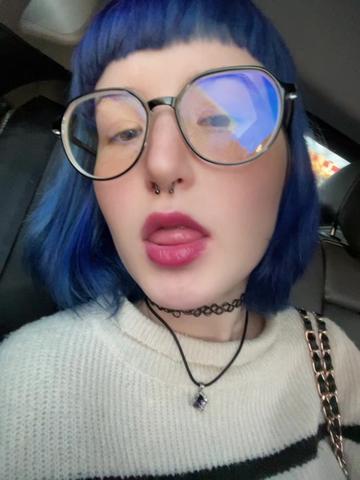 @Molli🫂